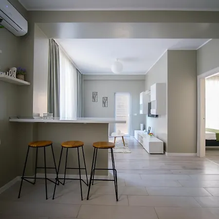 Apartel Luna Beach דירה